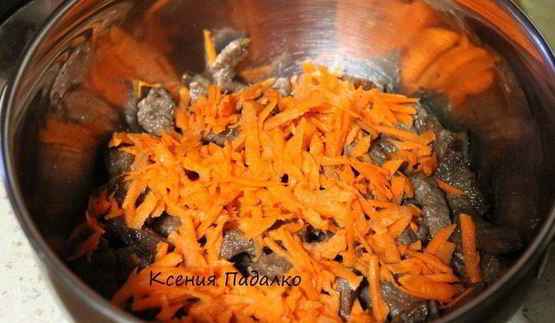 гуляш из говядины со сметаной