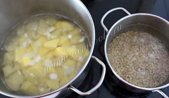 гуляш из картофеля и чечевицы