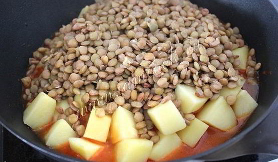 гуляш из картофеля и чечевицы