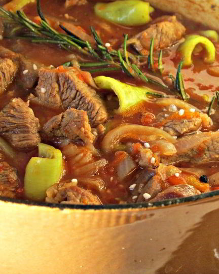 Рецепт гуляша из кролика