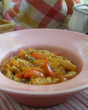 Гуляш из курицы в мультиварке