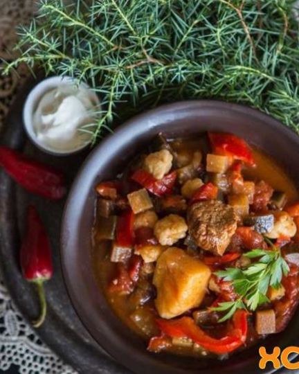 Рецепт гуляша из мяса с клецками