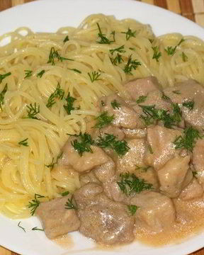 Гуляш из свинины со сливками