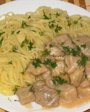 Гуляш из свинины со сливками