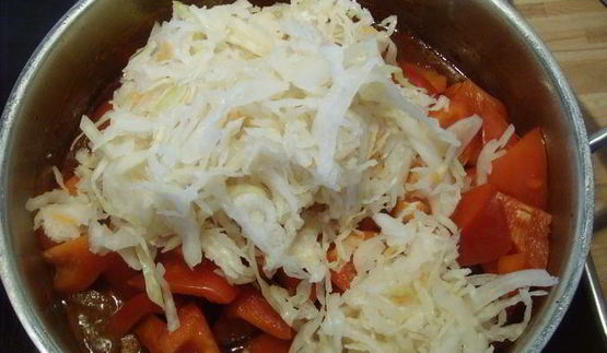 гуляш с квашеной капустой