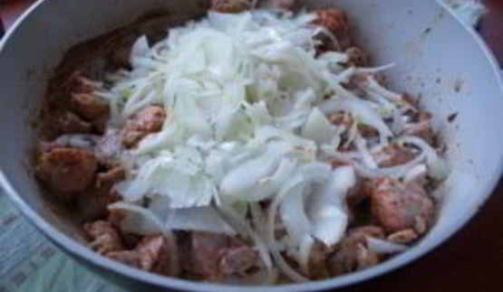 гуляш с яблоком