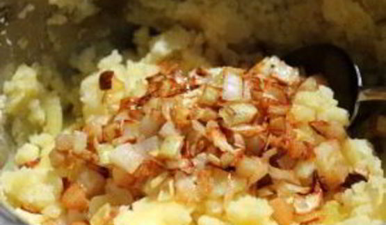 картофельное пюре с жареным луком