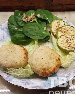 Диетические котлетки из куриного фарша и творога