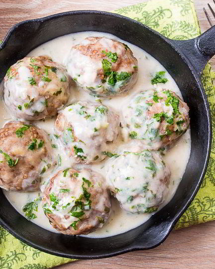 Рецепт гречаников в сметанном соусе