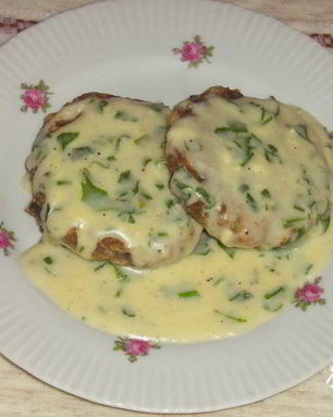 Грибные котлеты с сырным соусом