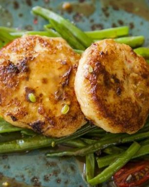 Котлета из муксуна с кенийской фасолью