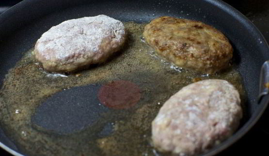 котлеты из говядины с грибами