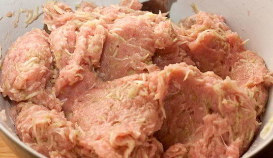 котлеты из индейки с кабачками