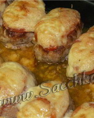 Котлеты из свинины с помидорами и чесноком