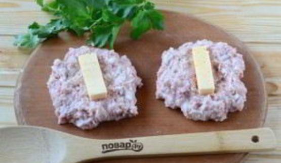 котлеты под шубой с помидорами и сыром