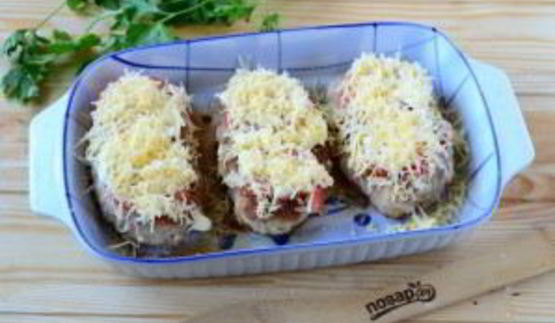 котлеты под шубой с помидорами и сыром
