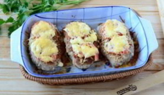 котлеты под шубой с помидорами и сыром