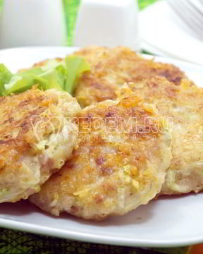 Куриные котлеты с кабачком