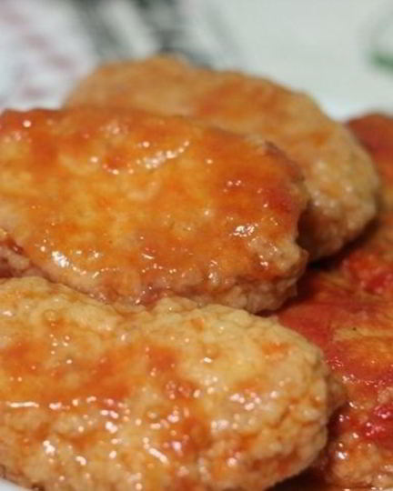 Рецепт куриных котлет в томатной подливе