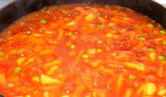 мясные котлеты с необычным подливом из яблока