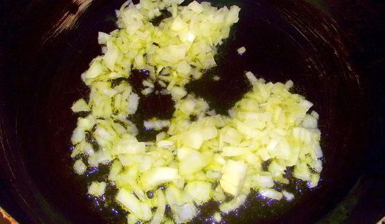 мясные котлеты с необычным подливом из яблока