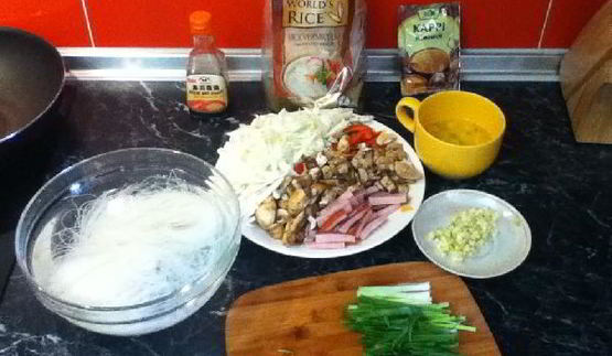 лапша по-сингапурски