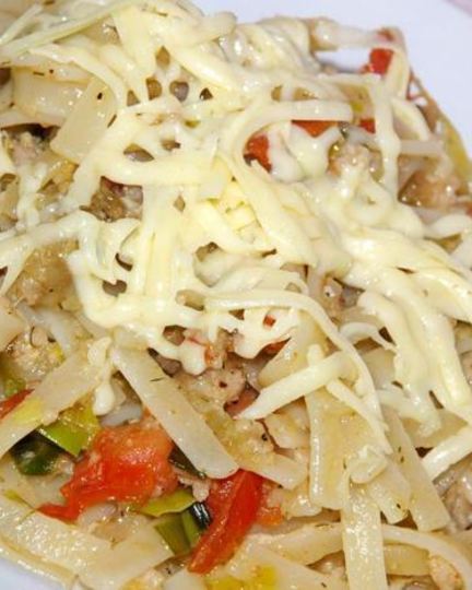 Рецепт лапши с мясным соусом по-домашнему