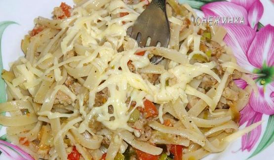 лапша с мясным соусом по-домашнему