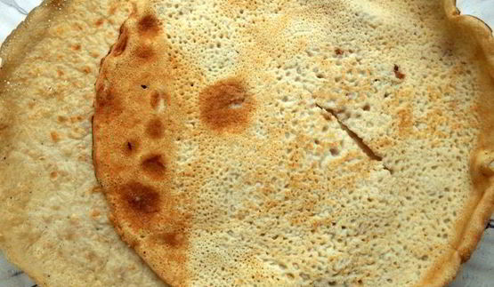 лазанья из ржаных блинчиков с курицей, томатами и базиликом