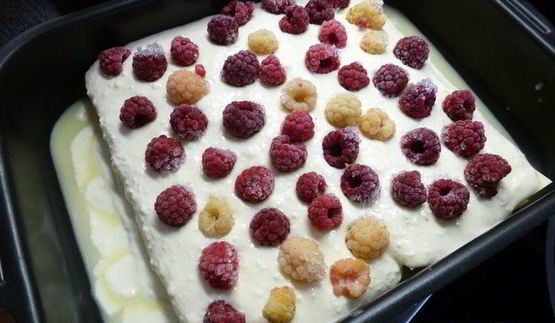 лазанья с творогом и малиной