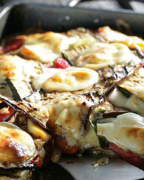 Овощная лазанья с козьим сыром