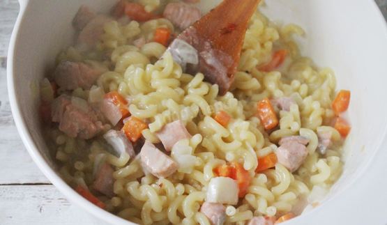 макароны с красной рыбой в соусе