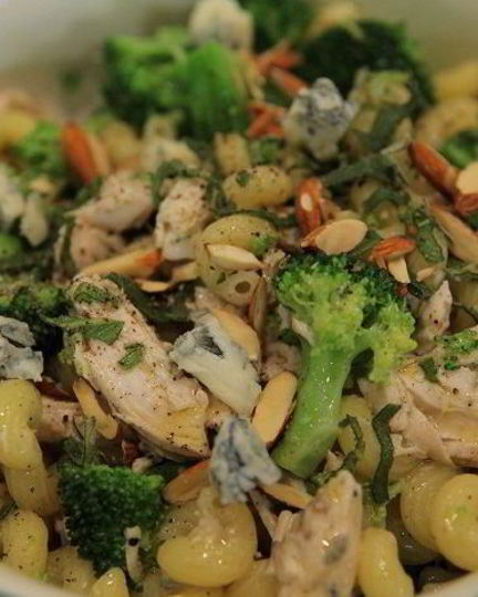 Рецепт макарон с курицей и брокколи