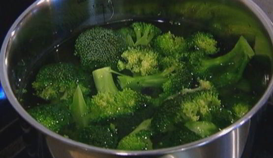 макароны с курицей и брокколи