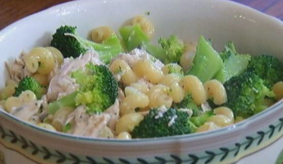 макароны с курицей и брокколи