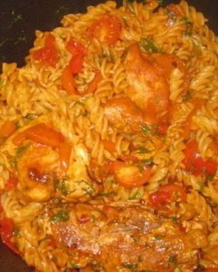 Рецепт макарон с курицей в томатном соусе