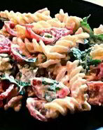 Паста с черри, рукколой и сливочным сыром