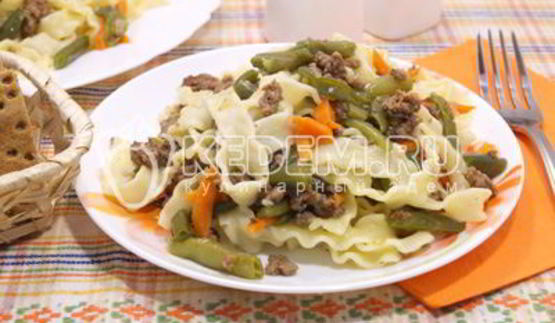 паста с фаршем и стручковой фасолью