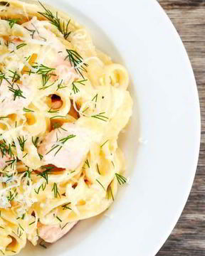 Паста с лососем в сливочном соусе