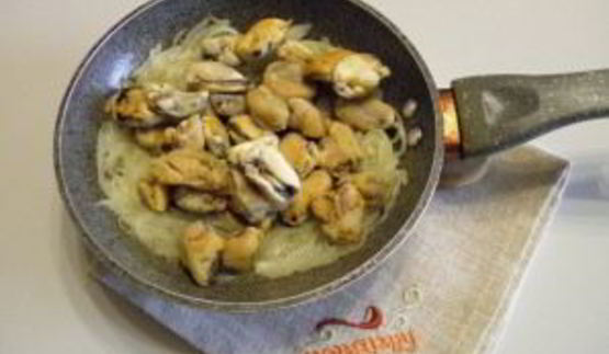 паста с мидиями в сливочном соусе