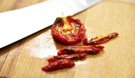 паста с роллом из дорадо и креветки