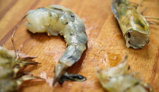 паста с роллом из дорадо и креветки