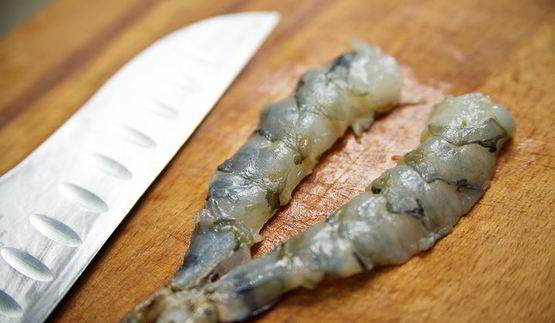 паста с роллом из дорадо и креветки