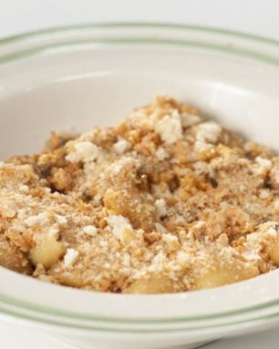 Сицилийская паста с консервированной скумбрией и сухариками