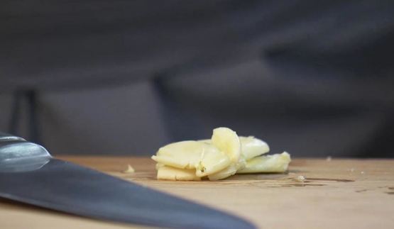 сицилийская паста с консервированной скумбрией и сухариками