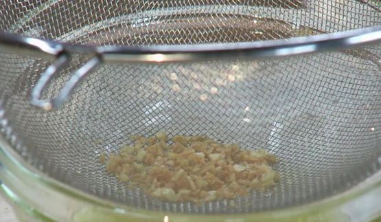 сицилийская паста с консервированной скумбрией и сухариками