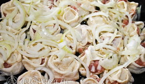 манты на сковороде