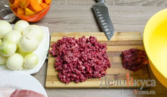 манты с мясом и тыквой в мультиварке