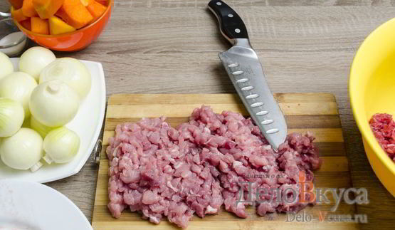 манты с мясом и тыквой в мультиварке