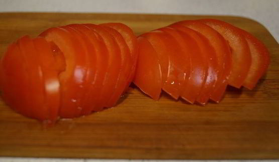 мясо по-французски с грибами и помидорами